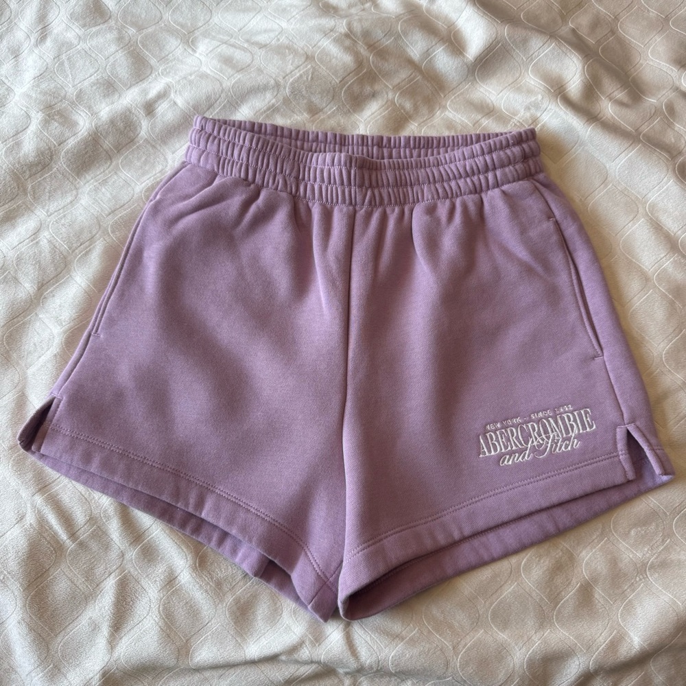 Abercrombie & Fitch Women's Lilac Sweat Shorts Size Medium